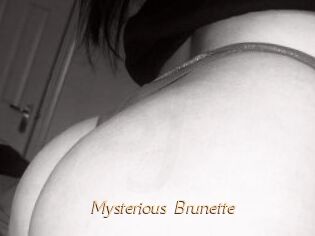 Mysterious_Brunette