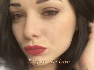 Pregnant_De_Luxe