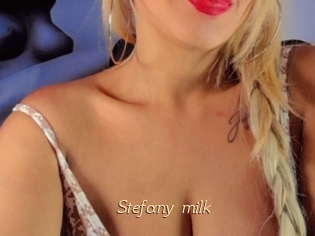 Stefany_milk